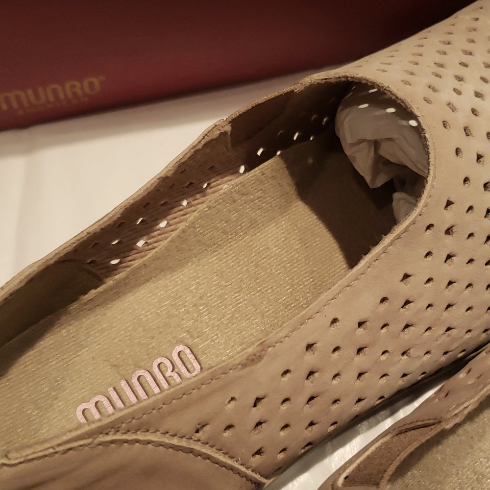 Munro New SKIPPER Nubuck Perforated Sneakers Shoe Comfort Wedge Flats Women's 9W - Picture 17 of 17